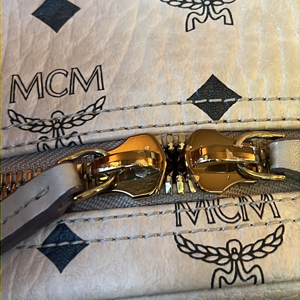 MCM Small Backpack - Firm price - Picture 15 of 17